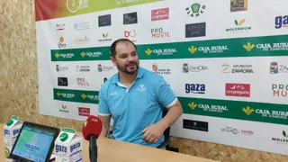 Felipe Barrientos, En Rueda De Prensa