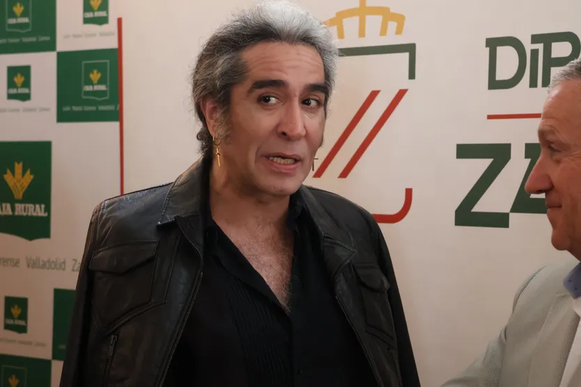Mario Vaquerizo junto al presidente de la Diputación antes de que diese comienzo la gala