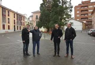El Ayuntamiento aborda con los vecinos la reordenación del tráfico en el Barrio de La Lana