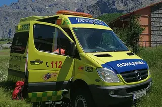 Ambulancia montaña archivo