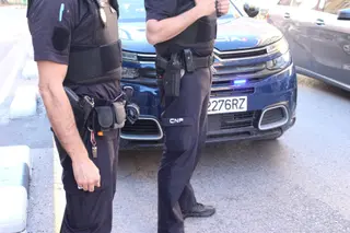 Imagen de archivo de unos agentes POLICÍA NACIONAL Archivo