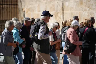Un grupo de turistas disfruta de una visita guiada Foto: EuropaPress