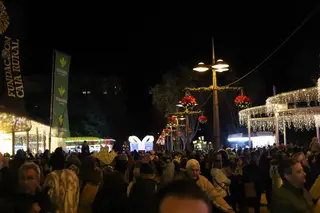 Así ha sido el encendido de la Plaza de los Sueños de Caja Rural