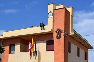 Fachada del Ayuntamiento de Roales del Pan