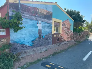 Nuevo mural en Villaflor con el dibujo del eclipse de sol