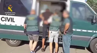 Uno de los detenidos por la Guardia Civil