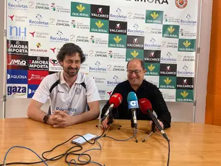Un instante de la rueda de prensa