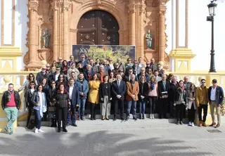 Foto familia miembros de ACEVIN y diferentes Rutas del Vino de España (Copy)