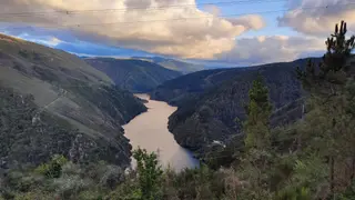 Río Navia antes de la presa de Grandas de Salime, embalse, reserva hidráulica. Mirador A Paicega. EUROPA PRESS