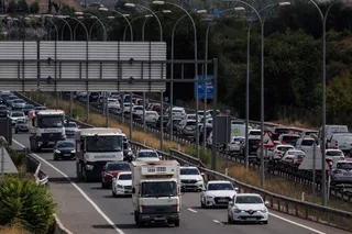 Atasco en una autovía . Alejandro Martínez Vélez Europa Press Archivo