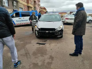 Se da a la fuga tras verse implicado en un accidente sin heridos