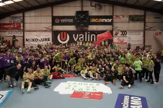 Equipo, cuerpo técnico, cantera y afición celebran el ascenso