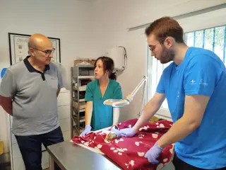 Visita de Fernando Prada al CRAS de Villaralbo