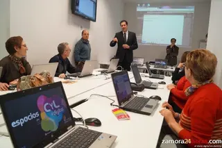 El Programa CyL Digital impartiendo cursos de formación. Archivo.