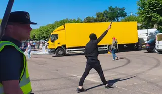 Imágenes del simulacro realizado este lunes en la Plaza Mayor de El Puente de Sanabria