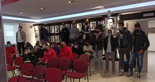 Los jugadores del Zamora CF en la cafetería del estadio