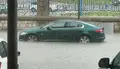 Imagen de un vehículo en la estación de tren en Zamora durante un episodio de lluvia. Archivo