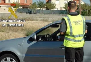 La Guardia Civil hará más controles de velocidad, alcohol y drogas este año