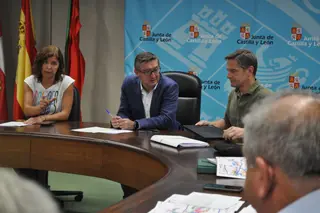 El director general de Patrimonio Natural y Política Forestal, José Ángel Arranz, se ha reunido este miércoles con los alcaldes de los municipios afectados