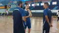 Jacob Round, Hablando Con El Cuerpo Técnico Esta Mañana durante el entrenamiento