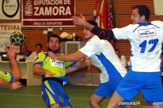 La inercia y el 'fondo de armario', las claves del MMT para ganar en Córdoba