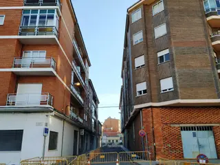Farolas encendidas en Zamora