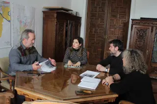 El alcalde recibe a la representante de la agencia de Naciones Unidas para los refugiados palestinos