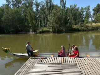 El Barco Dragón zarpa en el Duero para acercar el deporte a los mayores de Zamora