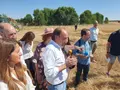 El consejero de Agricultura, Ganadería, Medio Rural y Política Ambiental, Joaquín Antonio Pino, acude al campo cerealista de Tabladillo para su rueda de prensa. - EUROPA PRESS