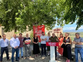 Candidatos del PSOE de Zamora en un acto de campaña en Puebla en Sanabria