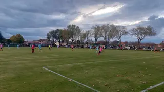 Un instante de un encuentro entre Villalpando y Atlético Sanabria en la Provincial de Aficiionados. Archivo