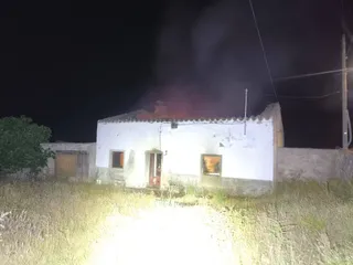 Incendio en una vivienda en Pereruela de madrugada