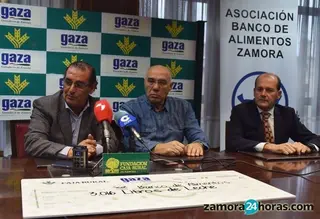 La ‘bicicleta solidaria’ recauda 3.016 litros de leche para el Banco de Alimentos