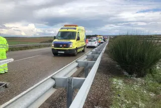 Ambulancia en un accidente. Archivo
