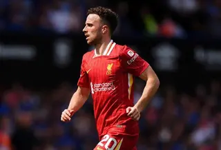 Diogo Jota jugando para el Liverpool FC