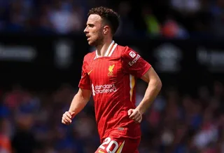 Diogo Jota jugando para el Liverpool FC