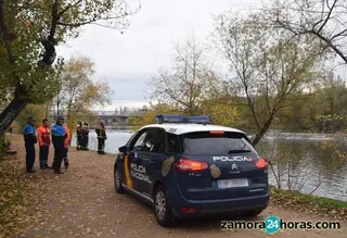 Encuentran con vida al hombre semidesnudo que se había precipitado al Duero