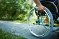 Persona en silla de ruedas. Archivo