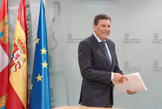 Miriam Chacón  ICAL . El consejero de Economía y Hacienda y portavoz, Carlos Fernández Carriedo, comparece en rueda de prensa posterior al Consejo de Gobierno