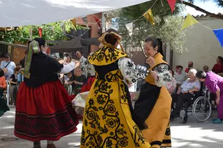 El grupo de folklore Tío Babú hizo disfrutar a los asistentes