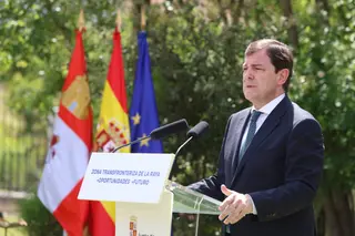 JL Leal / ICAL. El presidente de la Junta de Castilla y León, Alfonso Fernández Mañueco, presenta el Plan Socioeconómico de La Raya.