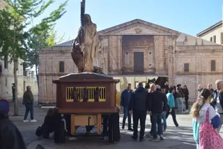 Traslado de pasos desde la carpa de Semana Santa (1)