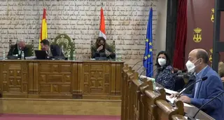 Imagen de un pleno en el Ayuntamiento de Benavente