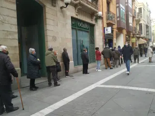 Colas a las puertas de una administración de lotería