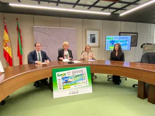 Presentación del cupón de la ONCE en homenaje a los sanitarios