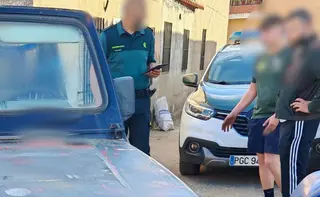 Imagen de la Guardia Civil tras interceptar al susodicho 