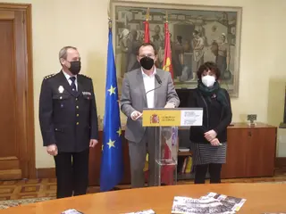 El subdelegado del Gobierno, Ángel Balnco presenta la campaña navideña