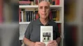 Paulino Guerra con su obra