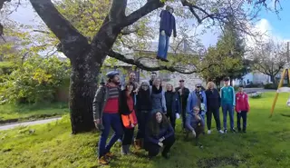 Triufé de Sanabria mantiene viva la tradición colocando su Maiu