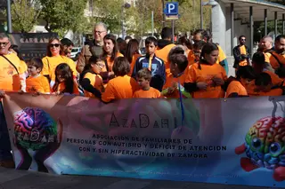 La caminata comenzó en la Plaza de la Marina | Alejandro Sardón